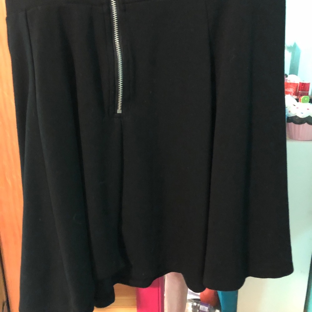 Cute black skater skirt!
